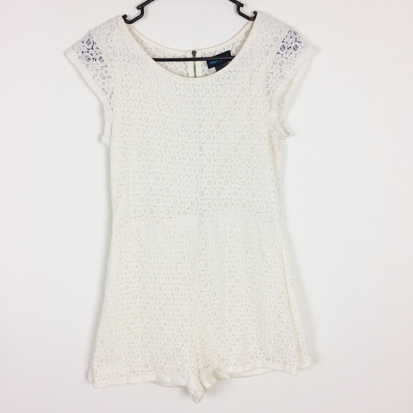 Kelly Reneé Pants - 5/$25 Kelly Reneé White Lace Romper Size L